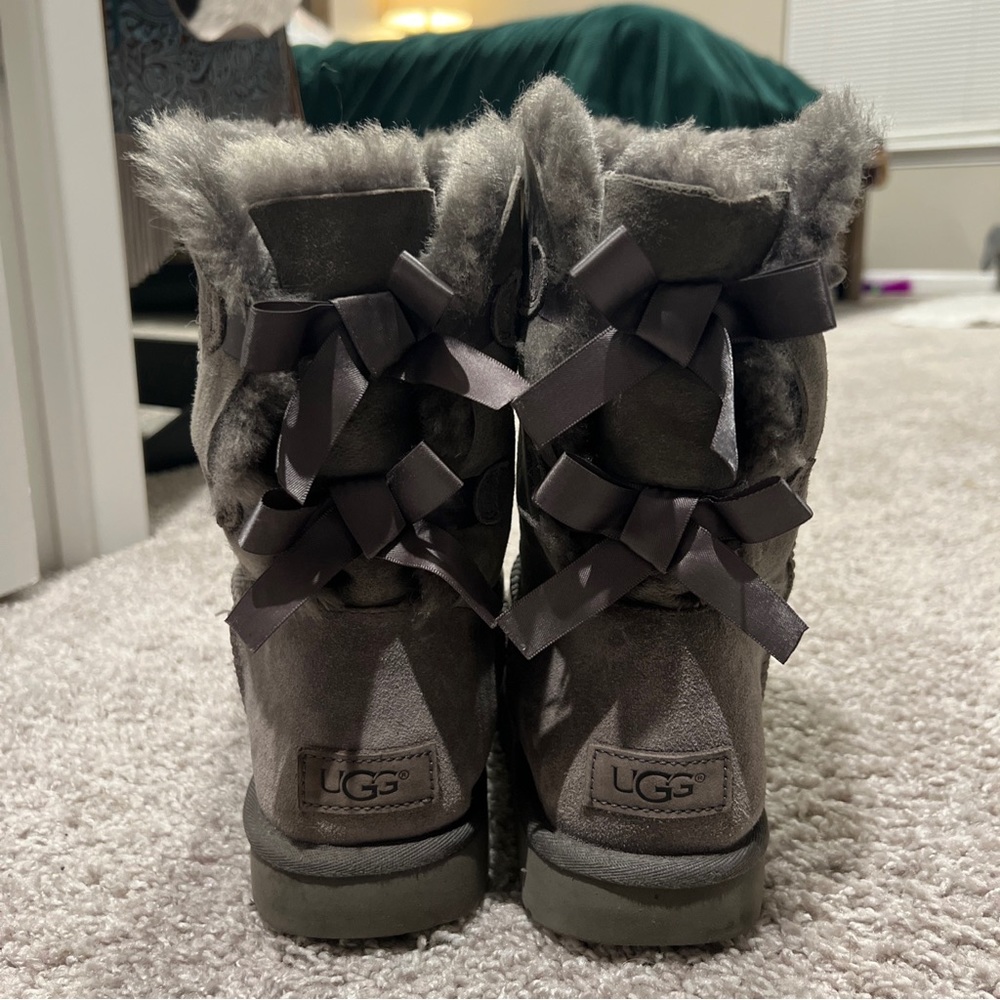 UGG Australia Bailey Bow II Boot Shoes for Women, Size 10 - Gray